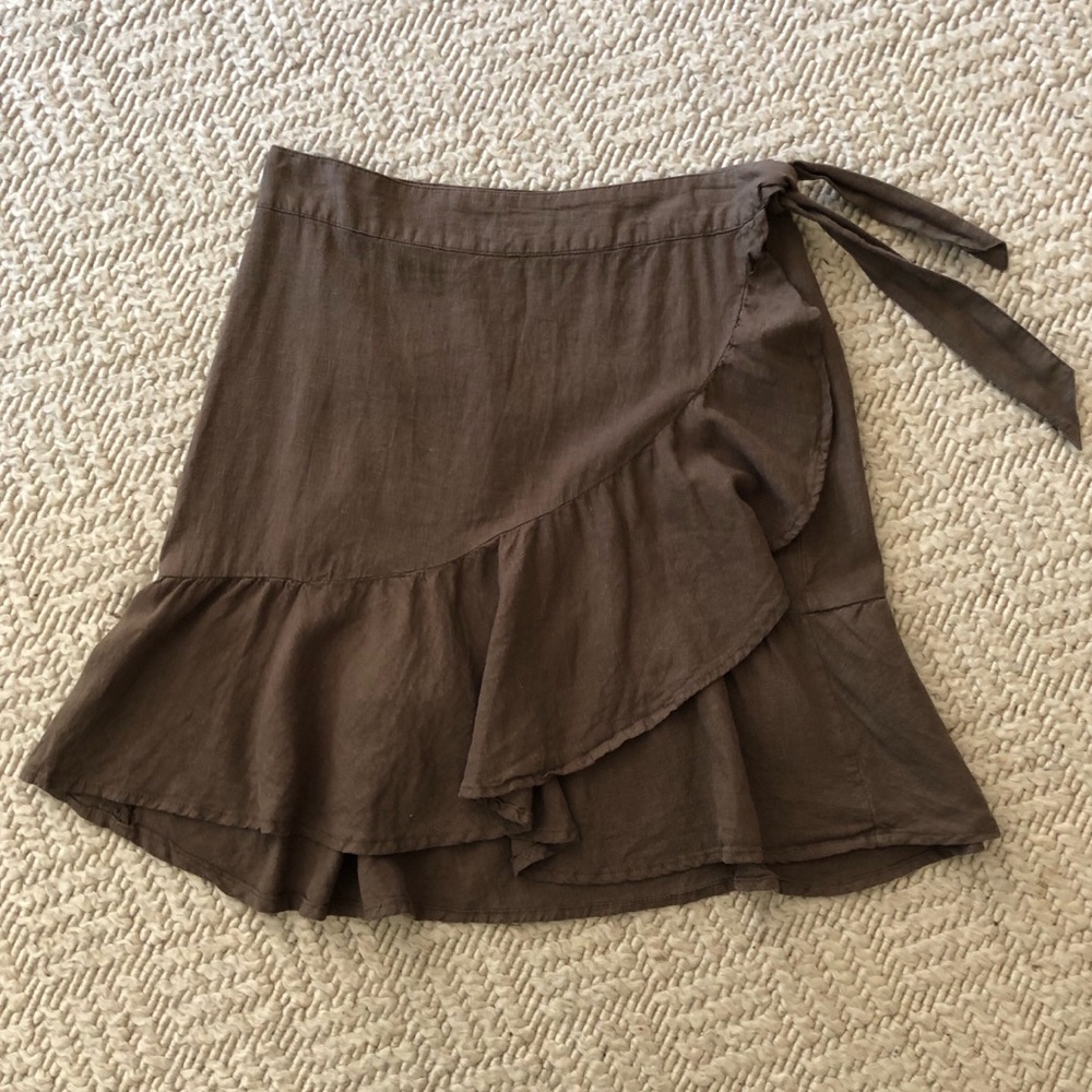 FREE PEOPLE “Ruffle My Feathers” mini skirt